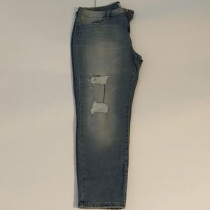 R 1893, Ladies Crop Distressed Jean